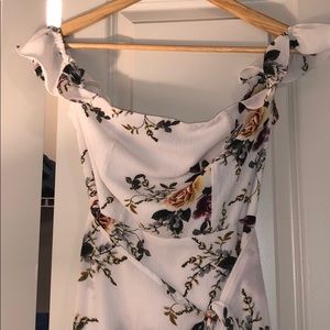 Promesa Size S White Maxi Dress with floral design